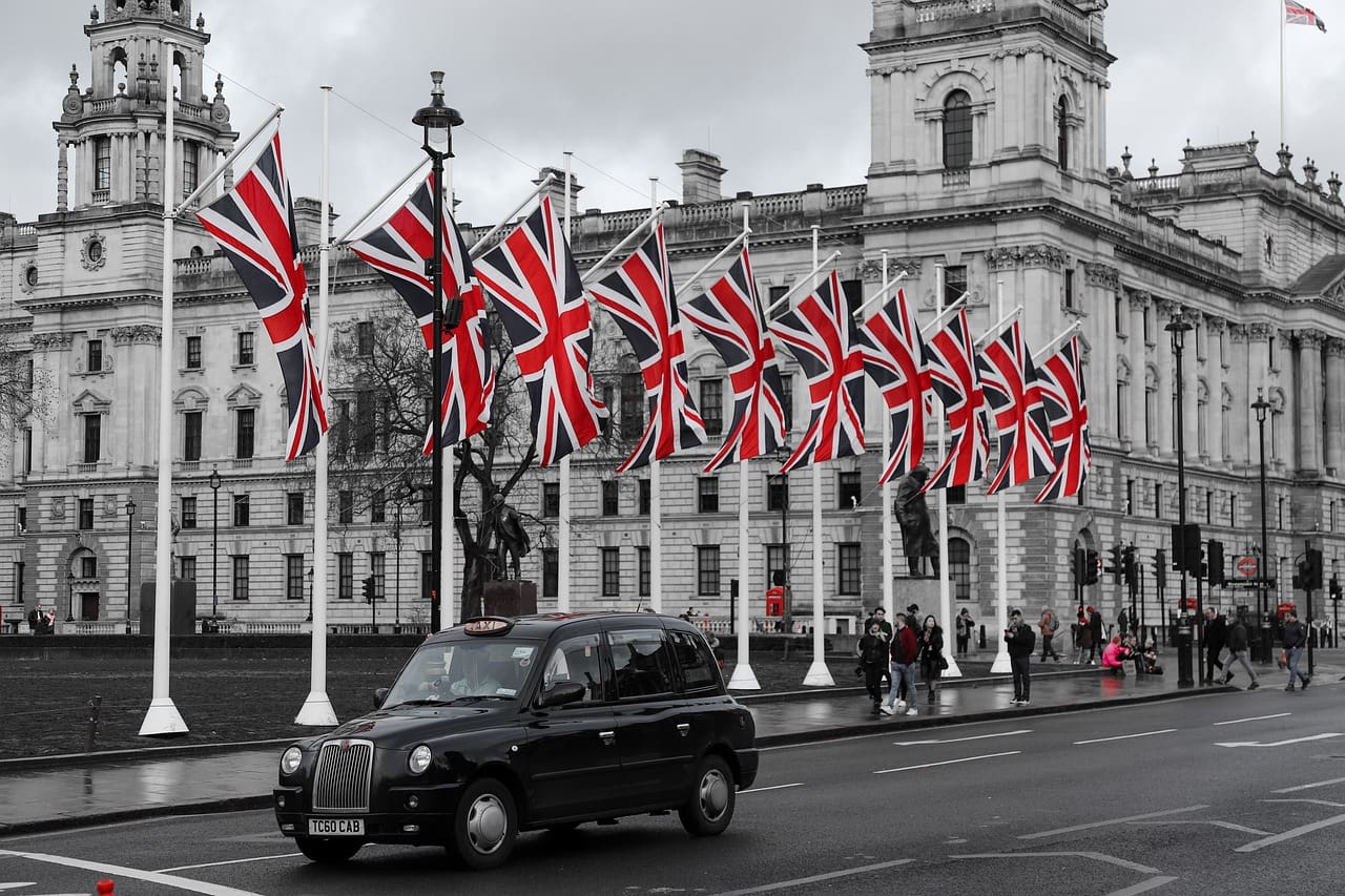 Expert Financial Advice for British Expats Returning to the UK